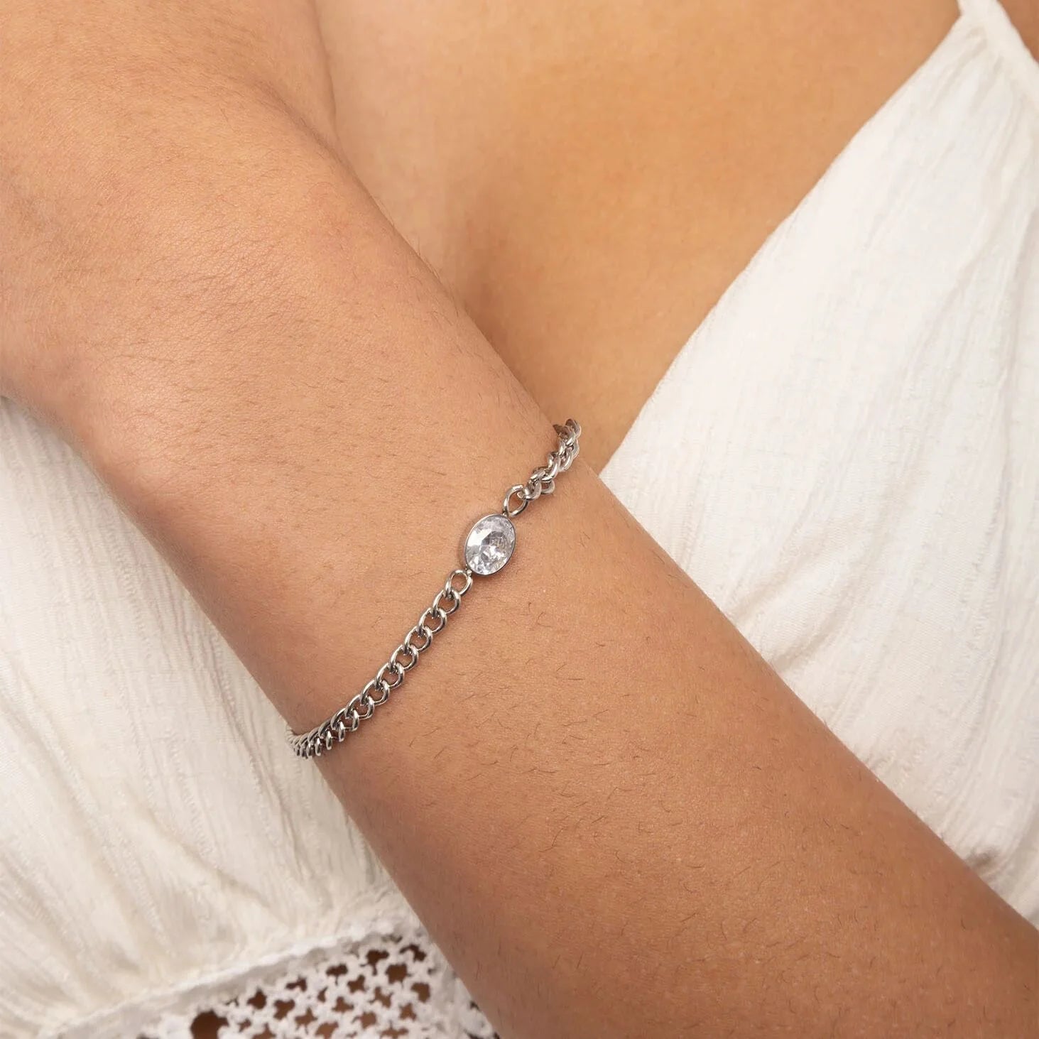 18K Gold PVD Stainless Steel Oval CZ Stone Curb Chain Bracelet / BRJ1134