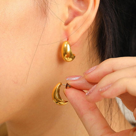 Noa Teardrop Studs in gold tone, product image 9