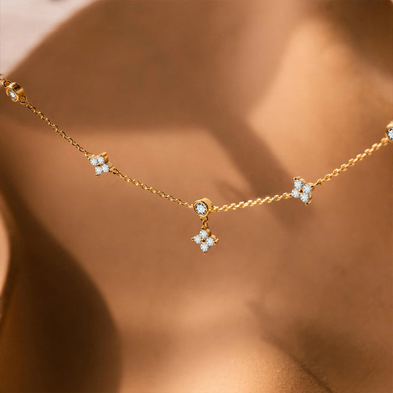 Clover Sparkle Necklace in gold tone, product image 2