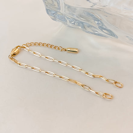 Arden Paperclip Bracelet in gold tone featuring paperclip chain, product image 3