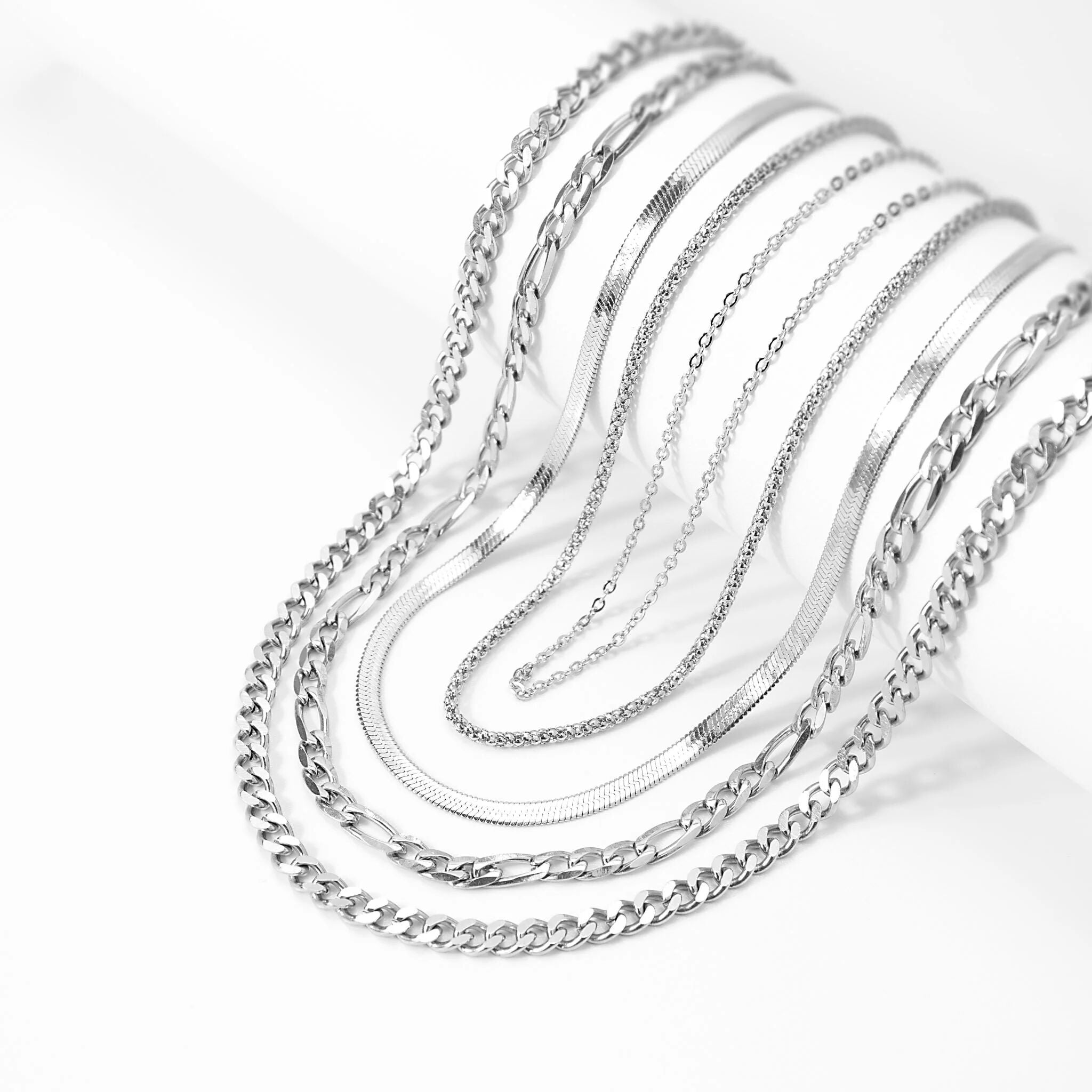 Dainty Layered Chain Necklace Set