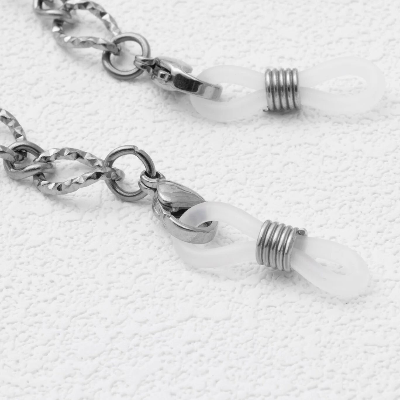 Hammered Oval Sunglass Chain - Studio