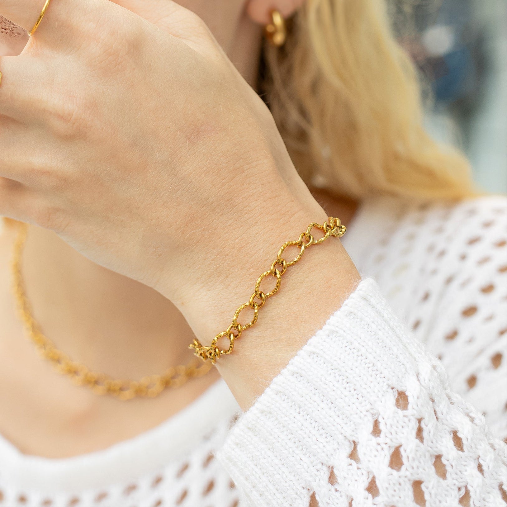 18K Gold PVD Stainless Steel Hammered Oval Chain Bracelet