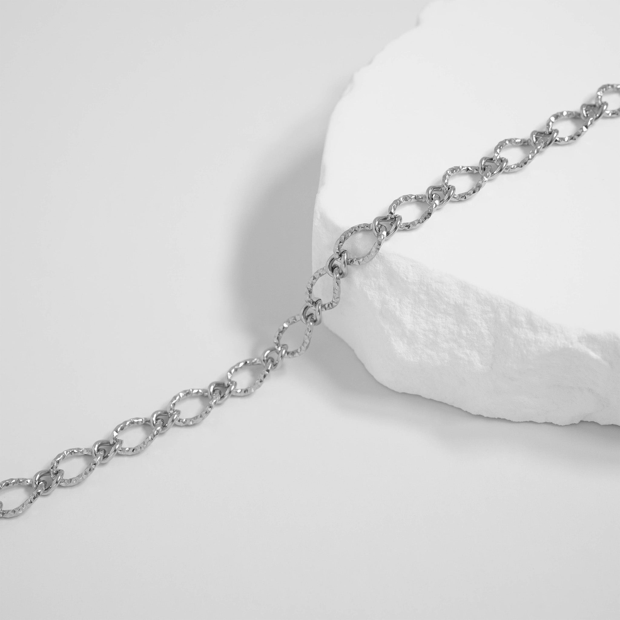 Make a Statement Textured Chain Necklace
