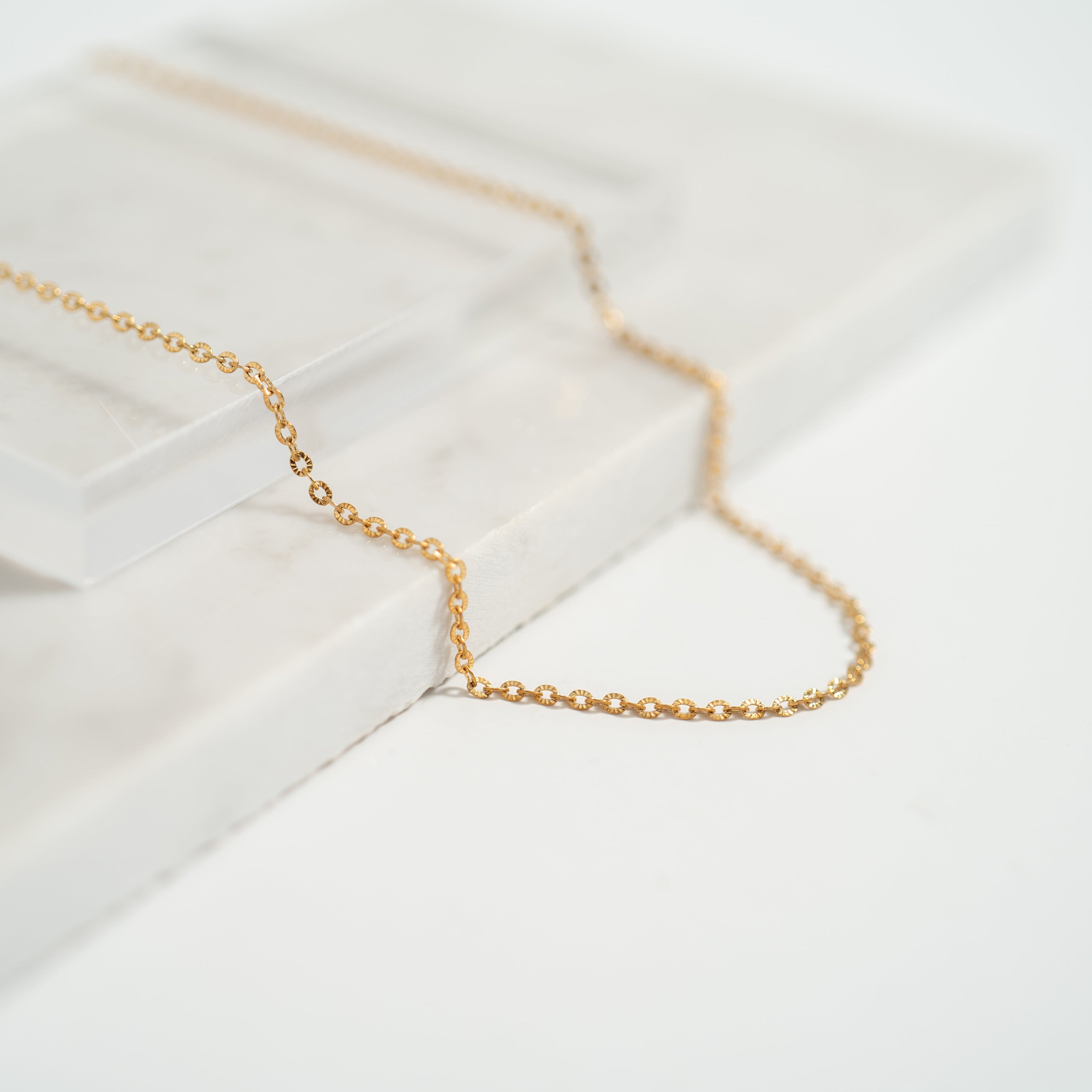 Stainless Steel PVD Coated Crimped Oval Link Chain Necklace / CHN3012