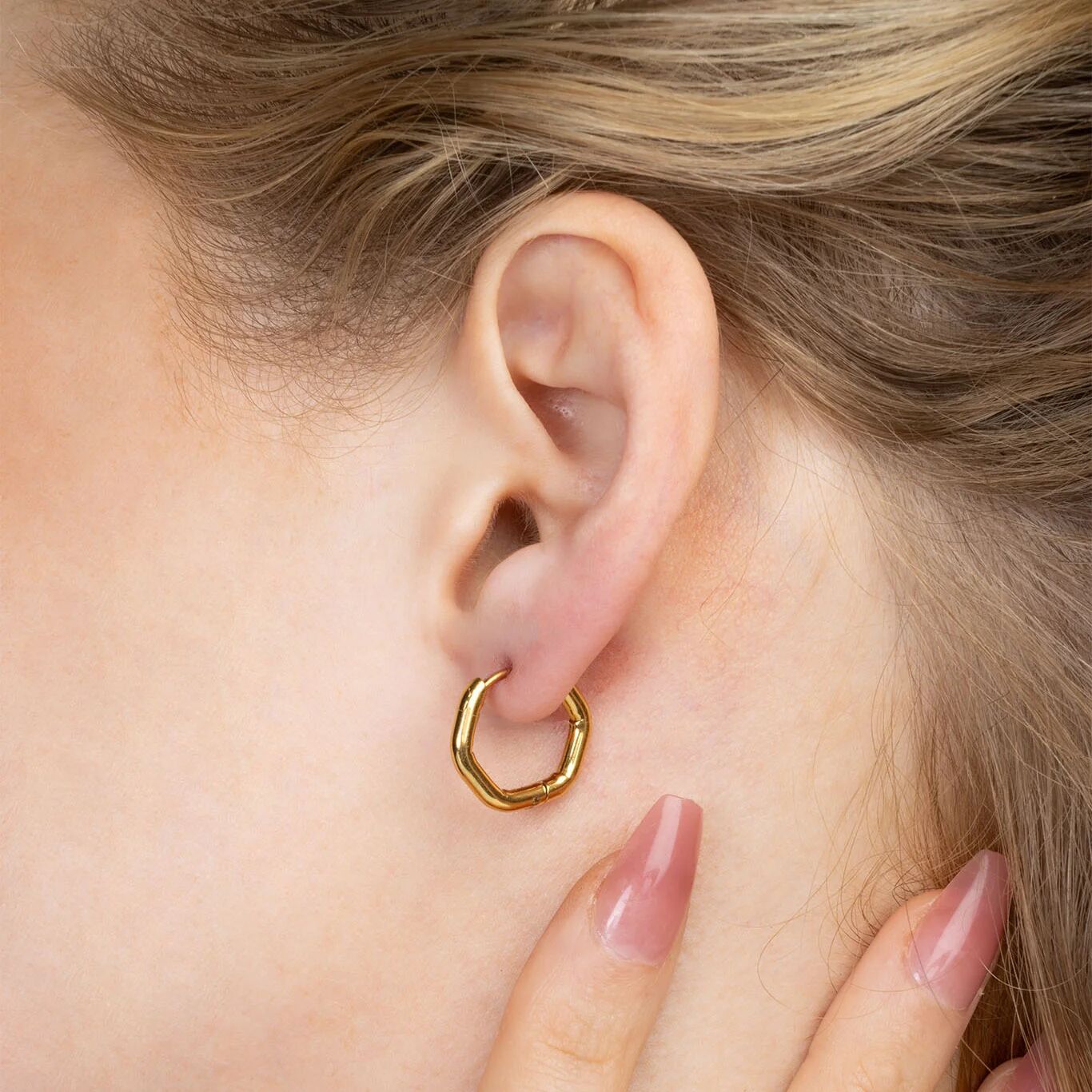 Rounded Geometric Huggie Hoop Earrings- gold model 