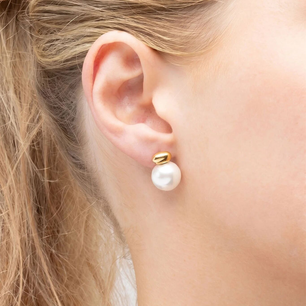 12mm Glass Pearl Stud Earrings - Model