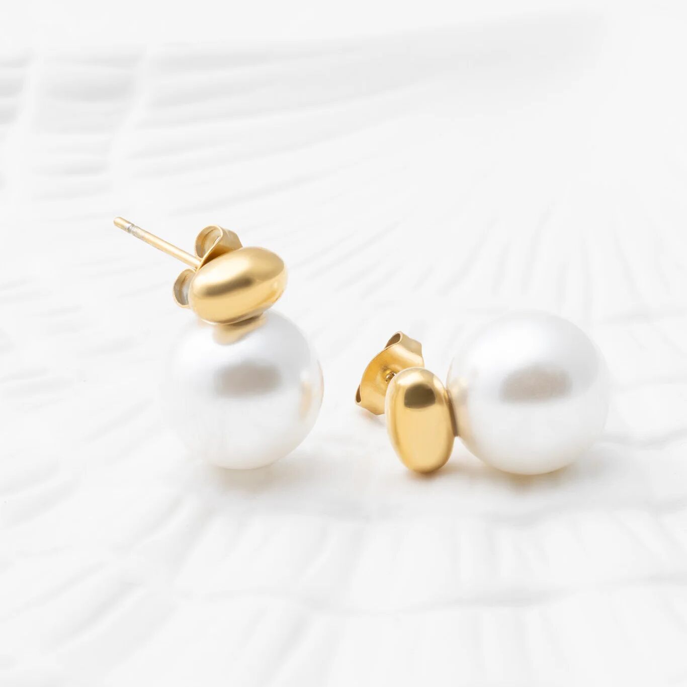 12mm Glass Pearl Stud Earrings - Studio