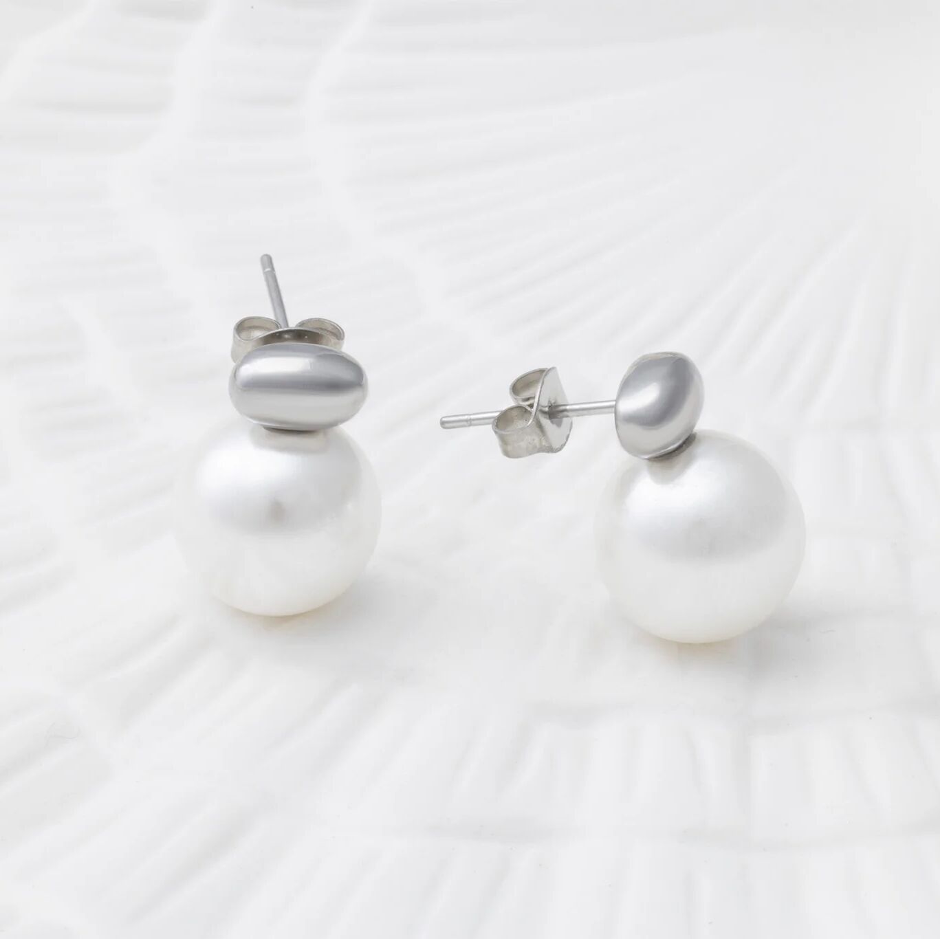 12mm Glass Pearl Stud Earrings - Studio