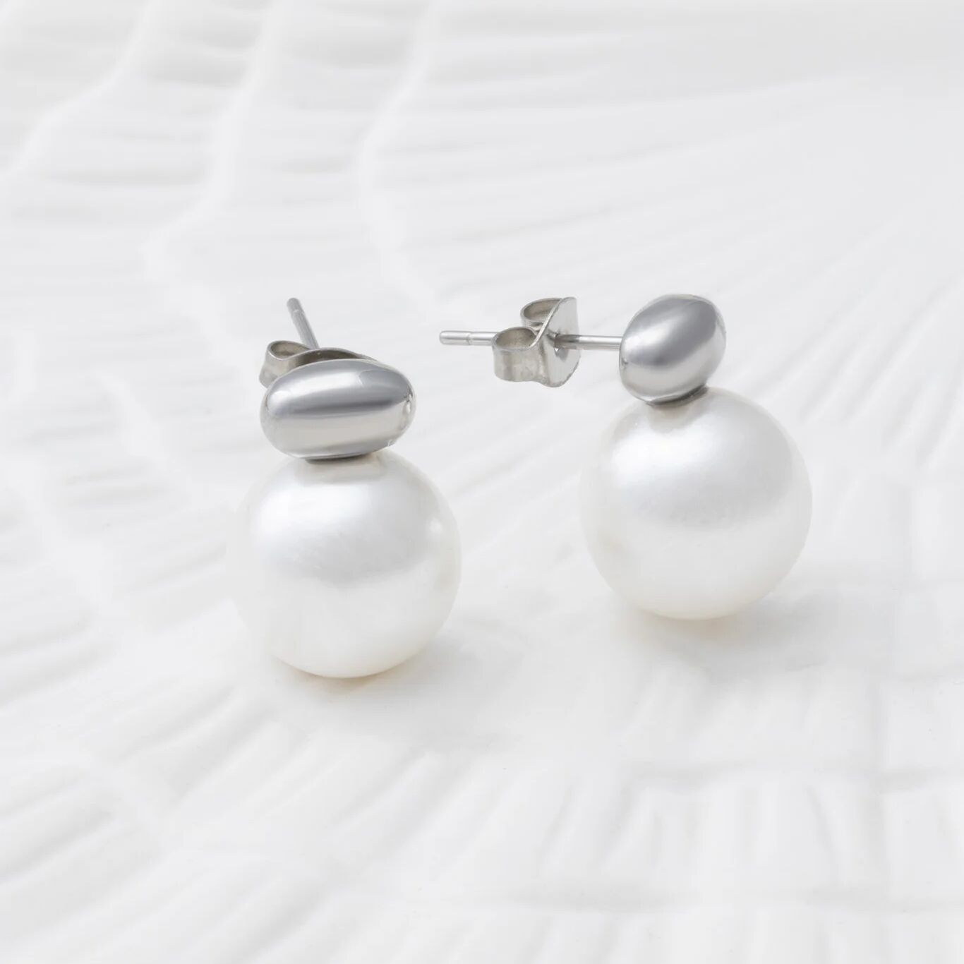 12mm Glass Pearl Stud Earrings - Studio