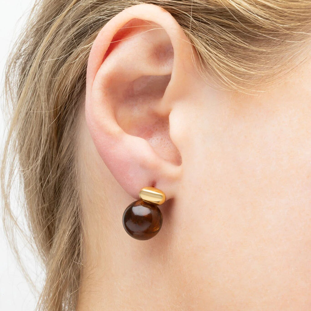 Tortoise Shell Stud Earrings - Model