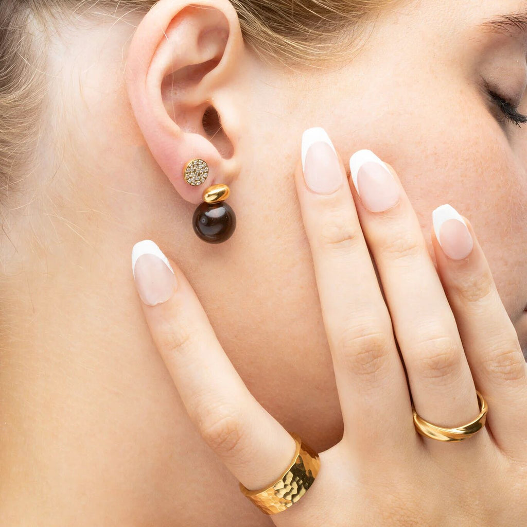 Tortoise Shell Stud Earrings - Model
