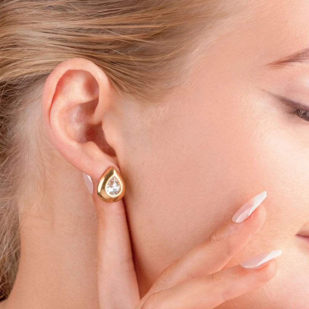 Clear Stone Tear Drop Stud Earrings - Model
