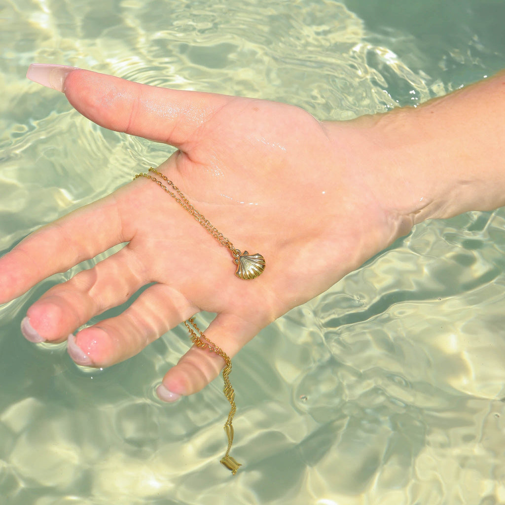 Clam Shell Charm necklace