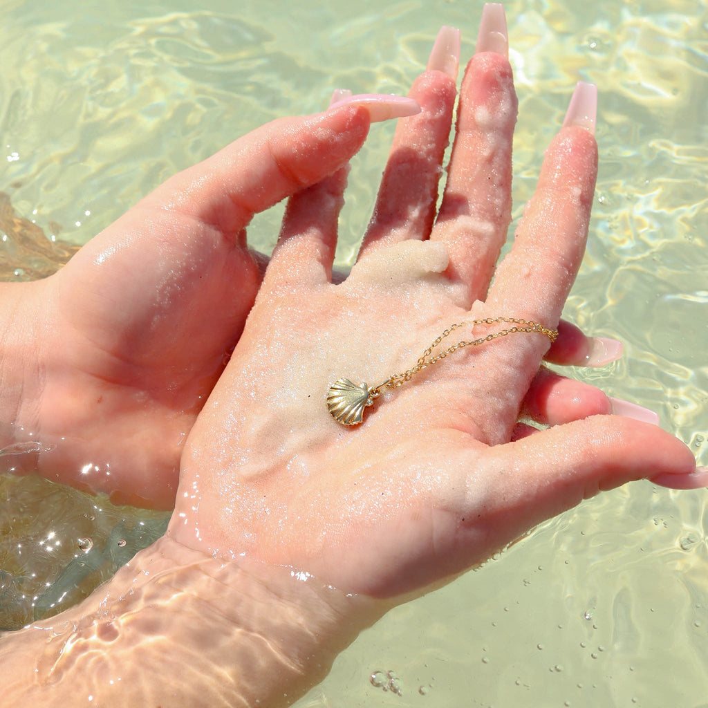 Clam Shell Charm