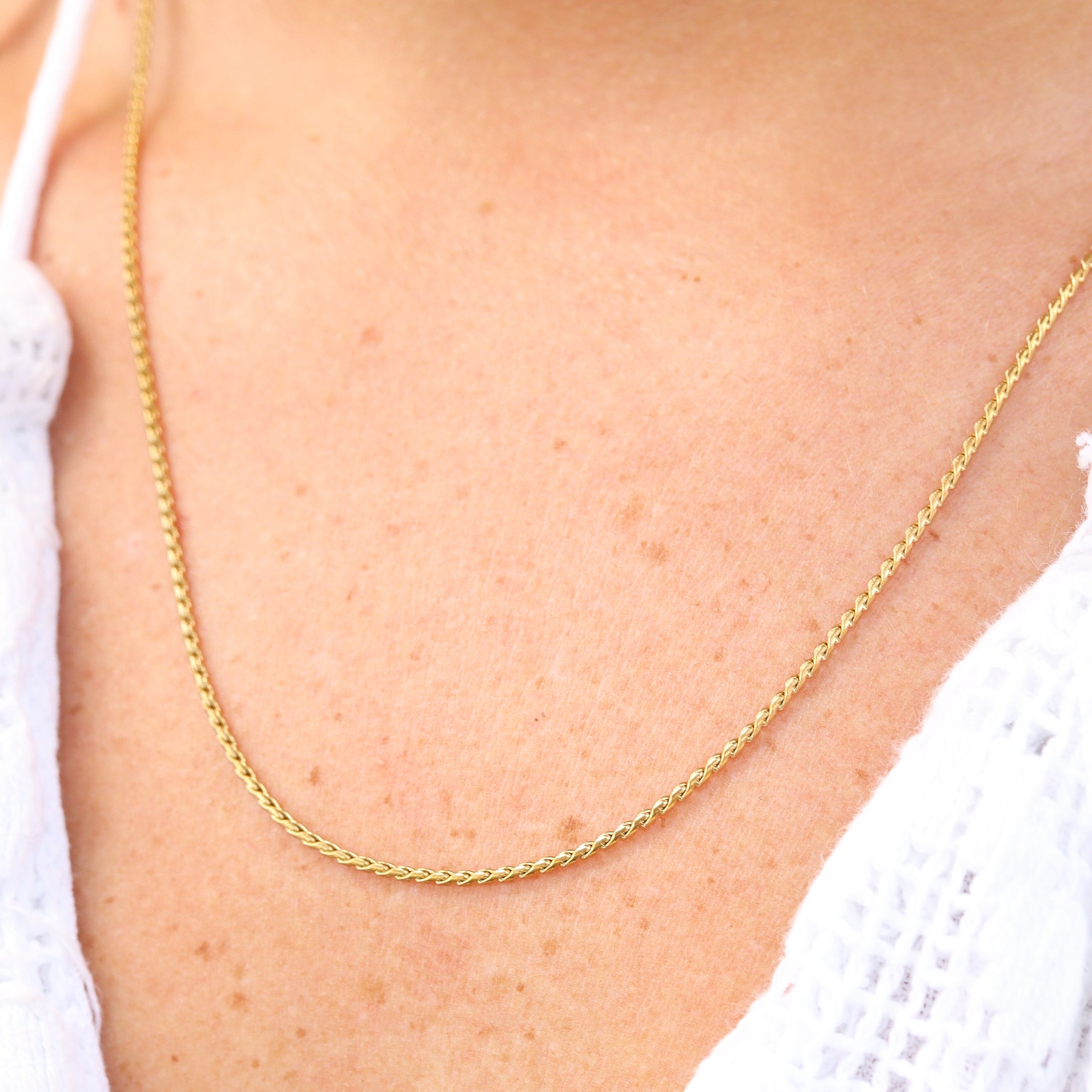 Twisted Round Link Chain Necklace