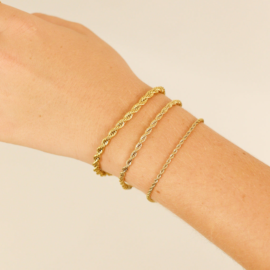 Gold Rope Chain Bracelet Scale