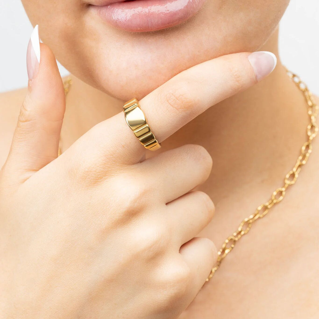Ridged Band Signet Ring- gold model 