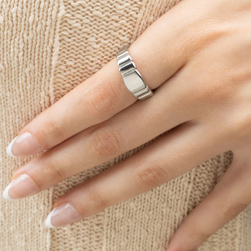 Ridged Band Signet Ring