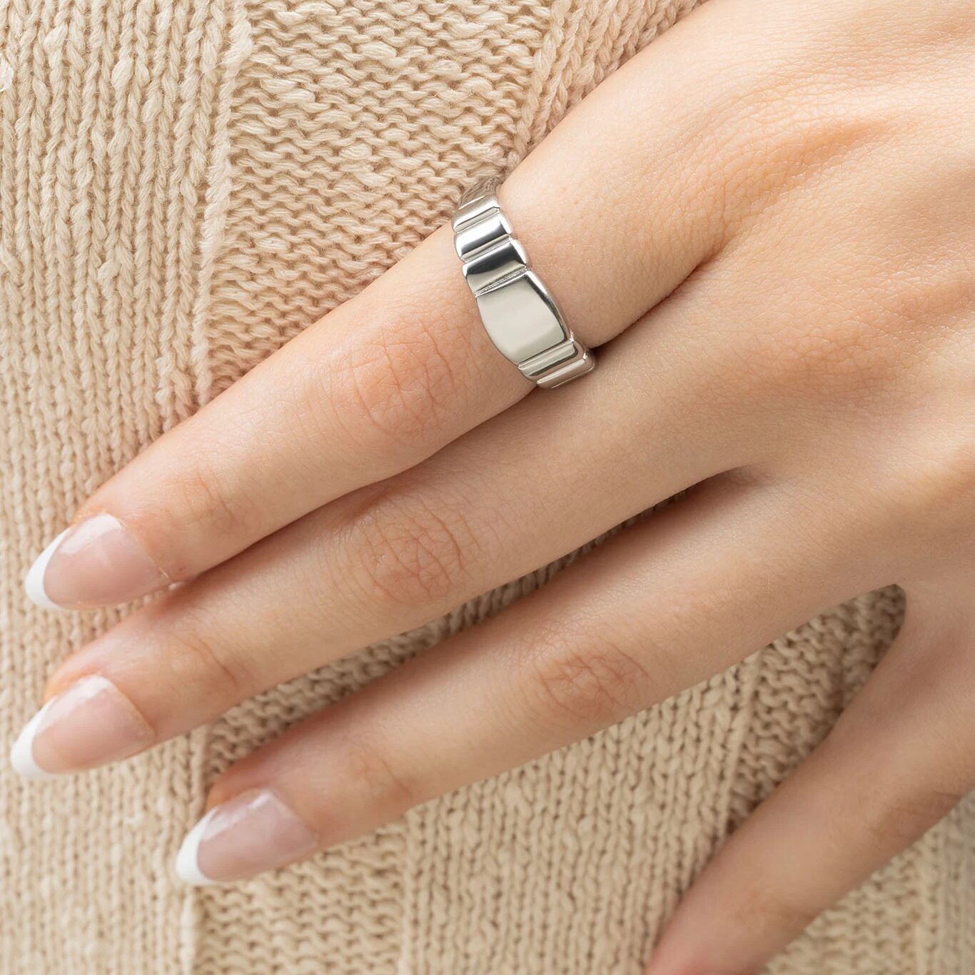 Ridged Band Signet Ring