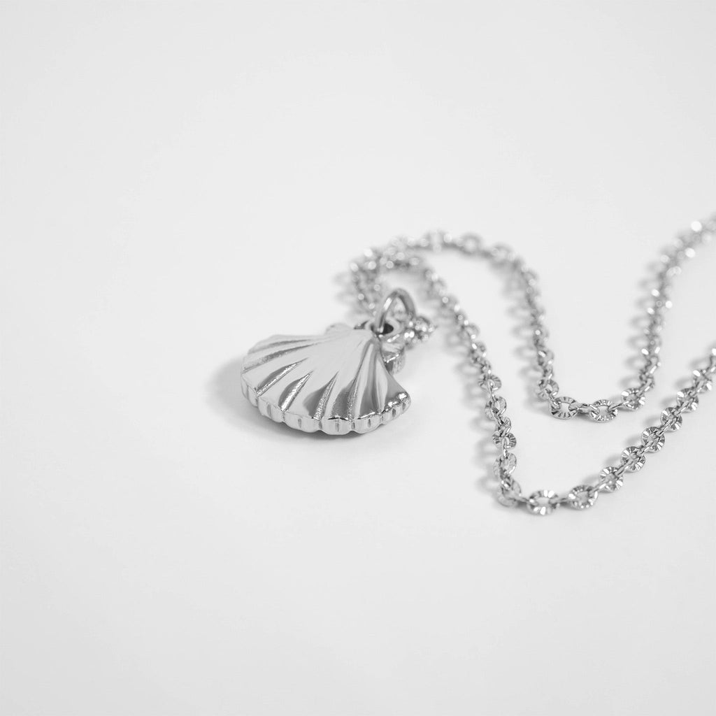 Stainless Steel Clam Shell Charm necklace