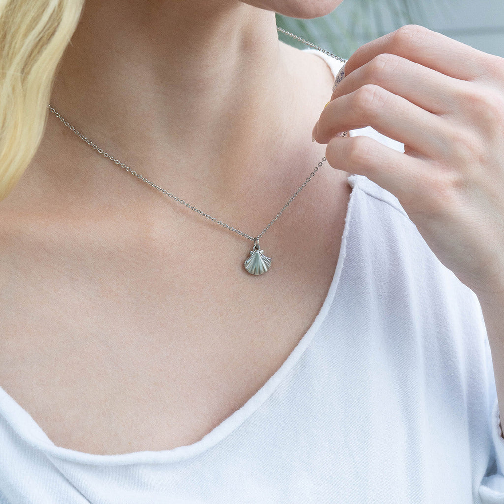 Stainless Steel Clam Shell Charm necklace
