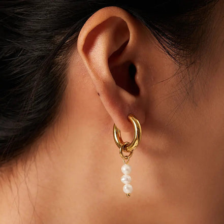 Elara Pearl Earrings in gold tone, product image 3