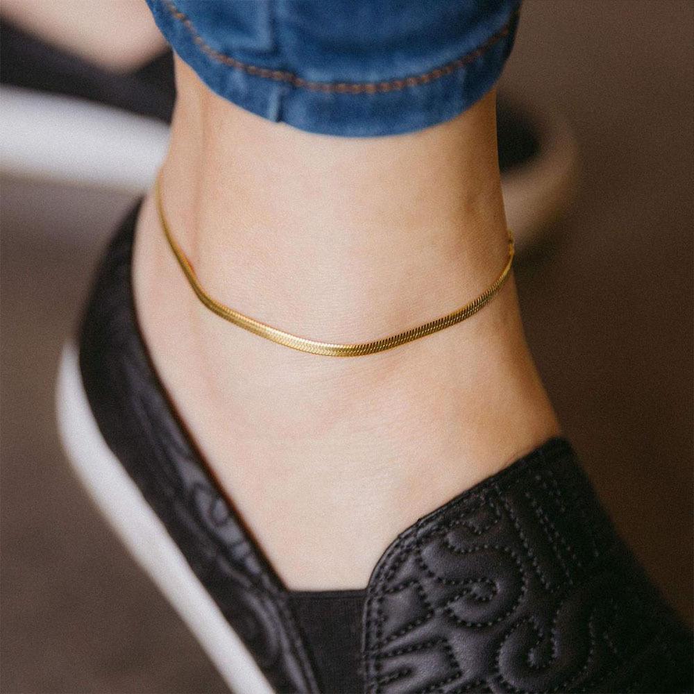 Mira Herringbone Chain in gold tone, product image 10