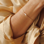 Solea baroque freshwater pearl bracelet in gold tone – product photo 4