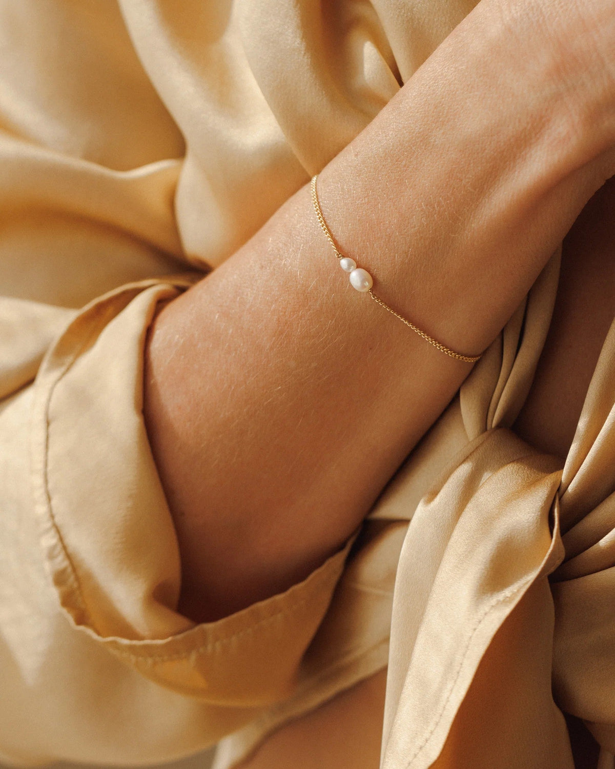 Solea baroque freshwater pearl bracelet in gold tone – product photo 4