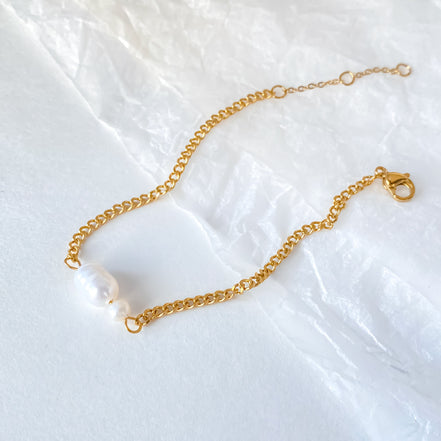 Solea baroque freshwater pearl bracelet in gold tone – product photo 3
