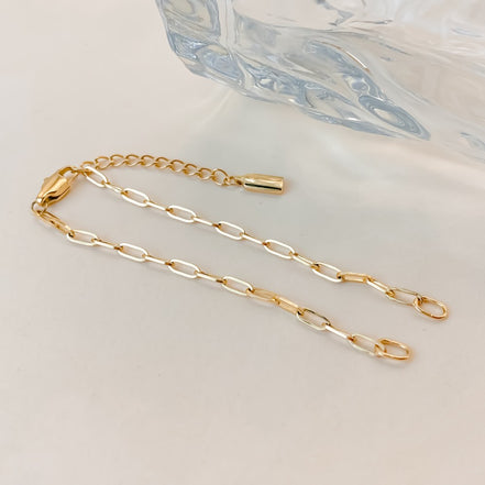 Arden Paperclip Bracelet in gold tone featuring paperclip chain, product image 10
