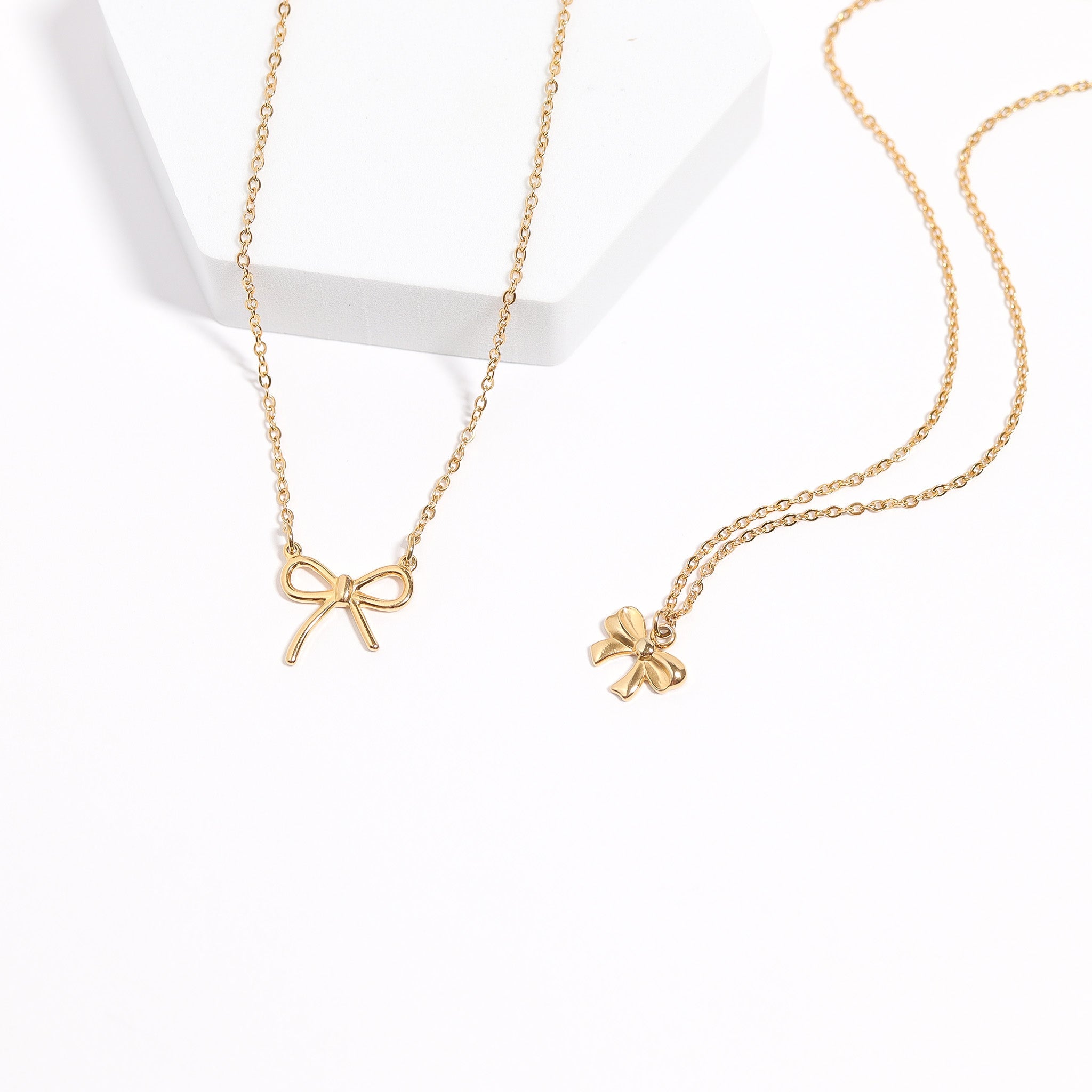 Bow Necklace
